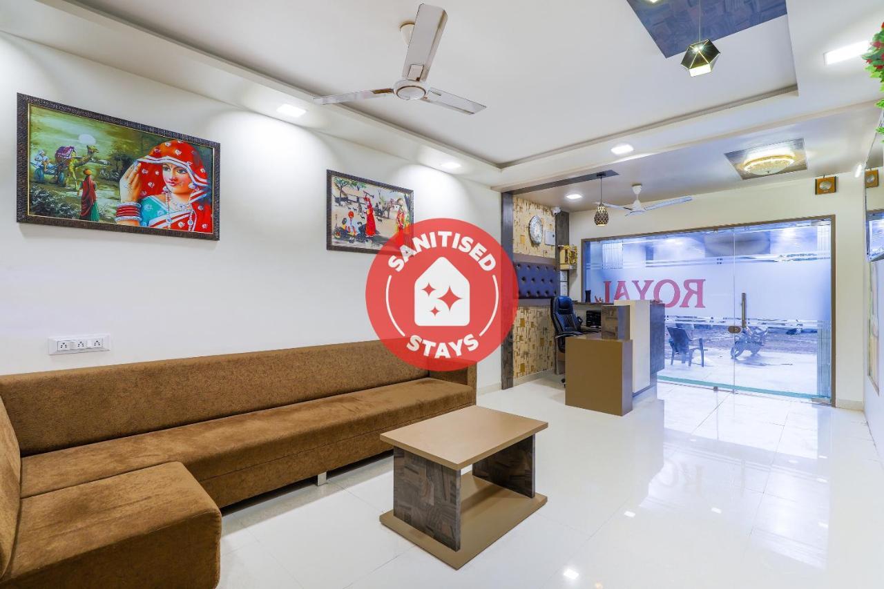 Oyo 47110 Hotel Royal Palace Naroda Eksteriør billede