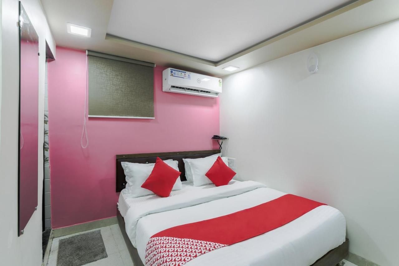 Oyo 47110 Hotel Royal Palace Naroda Eksteriør billede