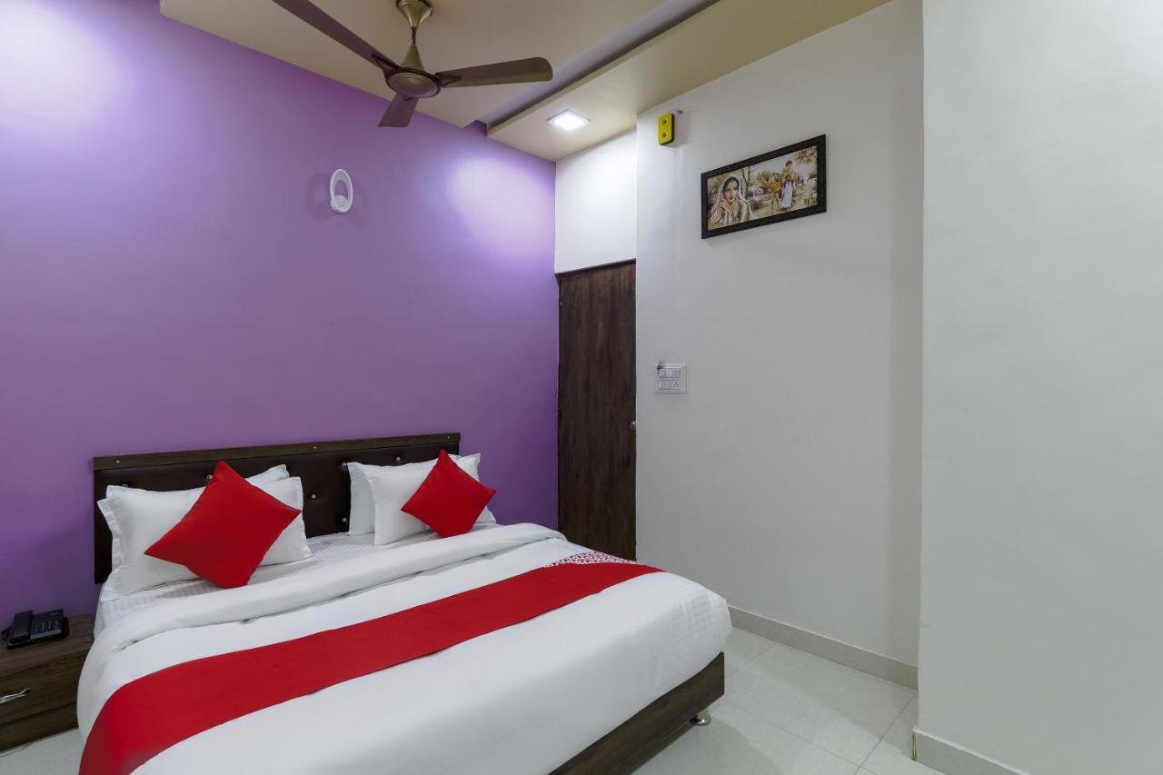 Oyo 47110 Hotel Royal Palace Naroda Eksteriør billede