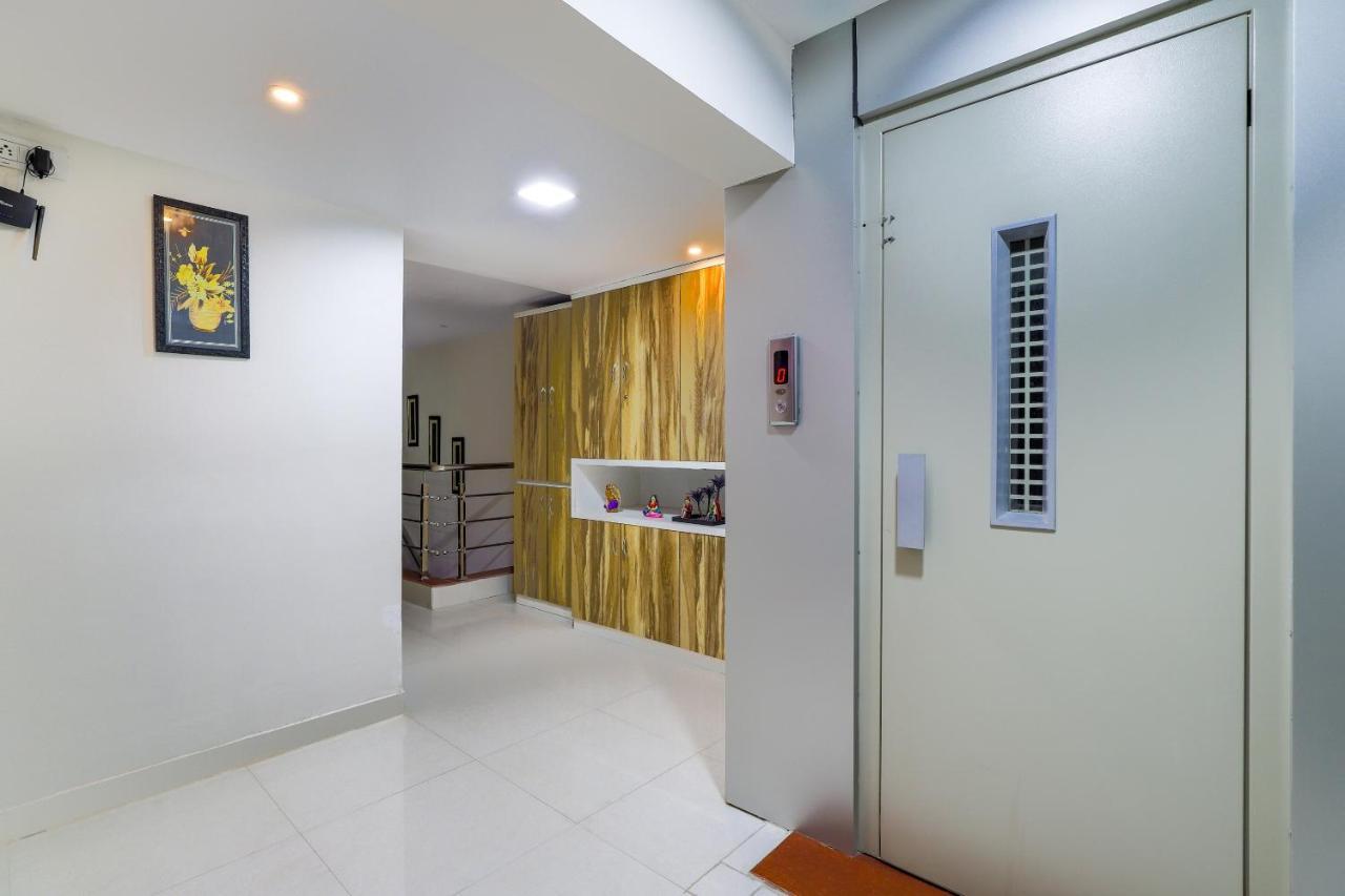 Oyo 47110 Hotel Royal Palace Naroda Eksteriør billede