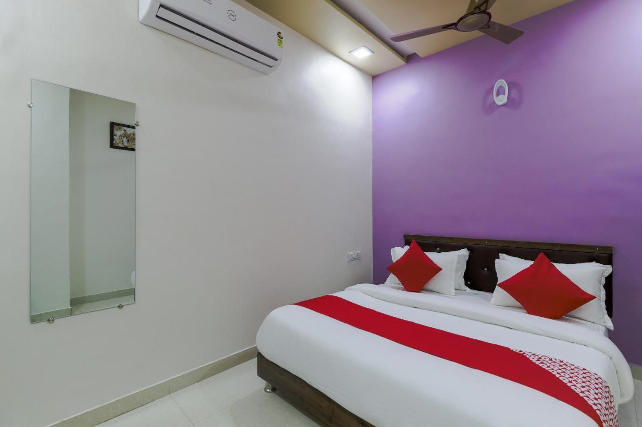 Oyo 47110 Hotel Royal Palace Naroda Eksteriør billede