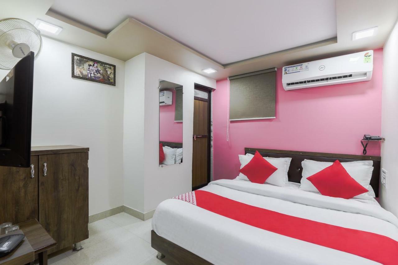 Oyo 47110 Hotel Royal Palace Naroda Eksteriør billede