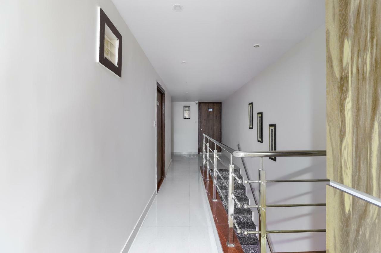 Oyo 47110 Hotel Royal Palace Naroda Eksteriør billede