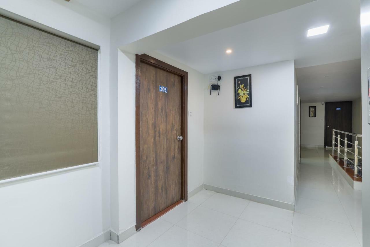 Oyo 47110 Hotel Royal Palace Naroda Eksteriør billede